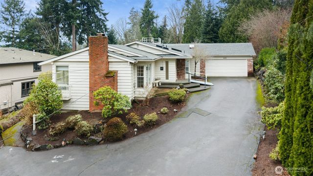 6420 NE 129th Place, Kirkland, WA 98034