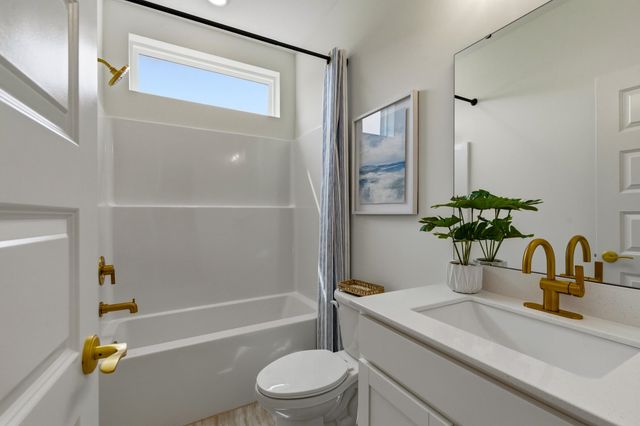 3061 Claredon St, Longs, SC 29568