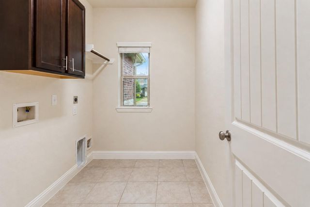 320 Woodway Drive, League City, TX 77573