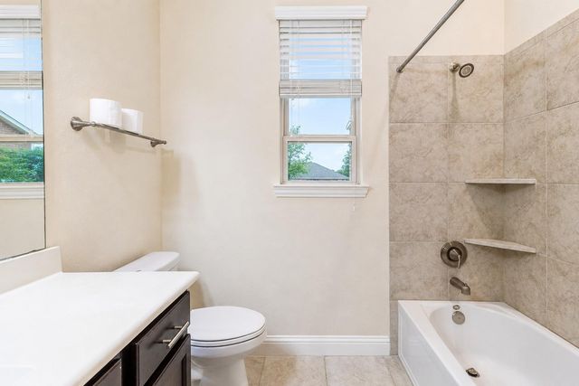 320 Woodway Drive, League City, TX 77573
