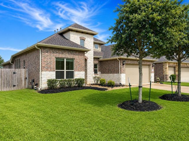 320 Woodway Drive, League City, TX 77573