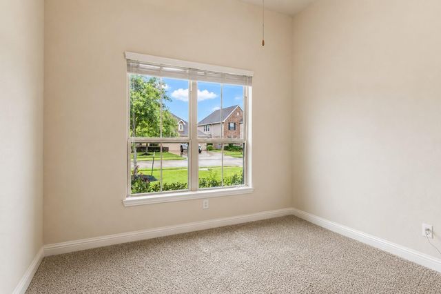320 Woodway Drive, League City, TX 77573