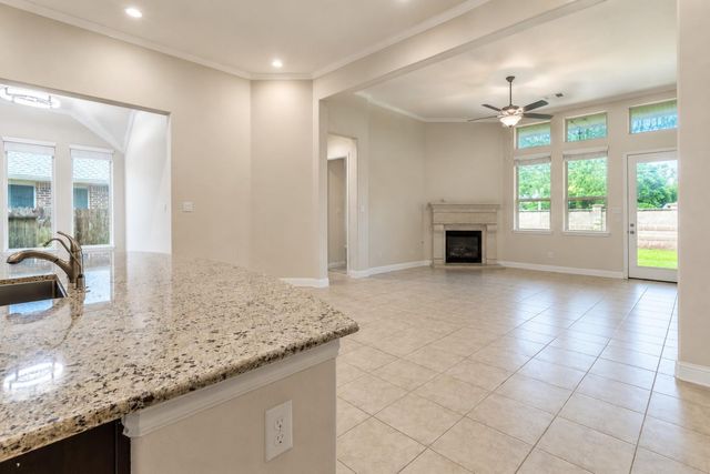 320 Woodway Drive, League City, TX 77573
