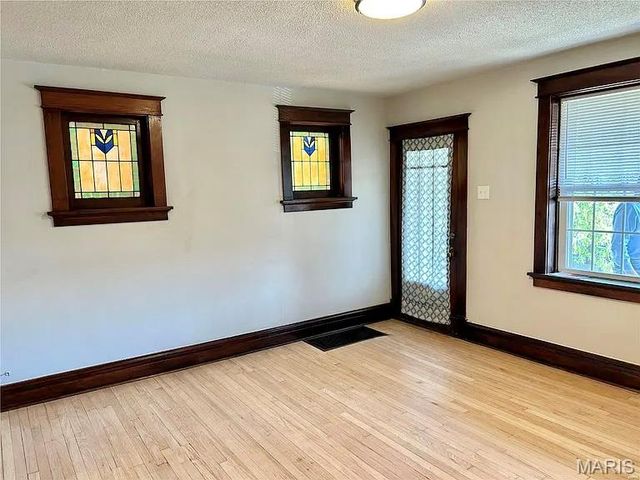 5503 Rhodes Avenue, St Louis, MO 63109