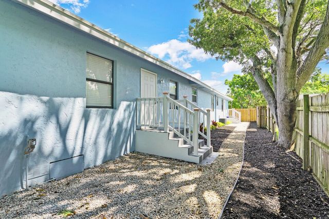 610 SE 2nd Avenue, Delray Beach, FL 33483