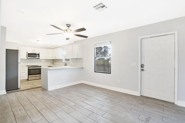 610 SE 2nd Avenue, Delray Beach, FL 33483