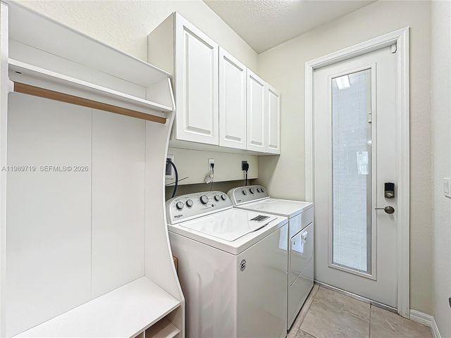 1240 Eucalyptus Dr 4, Hollywood, FL 33021