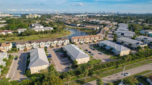 1240 Eucalyptus Dr 4, Hollywood, FL 33021