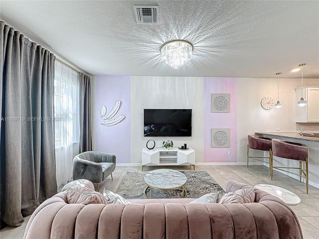 1240 Eucalyptus Dr 4, Hollywood, FL 33021