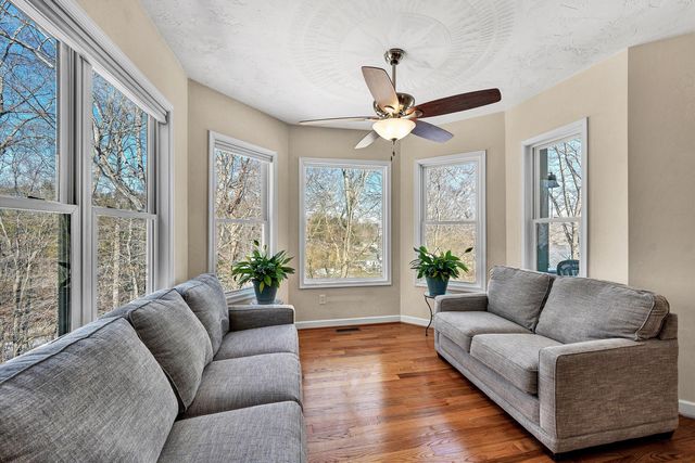 353 Deerpath DR, Hardy, VA 24101