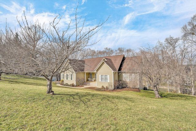 353 Deerpath DR, Hardy, VA 24101