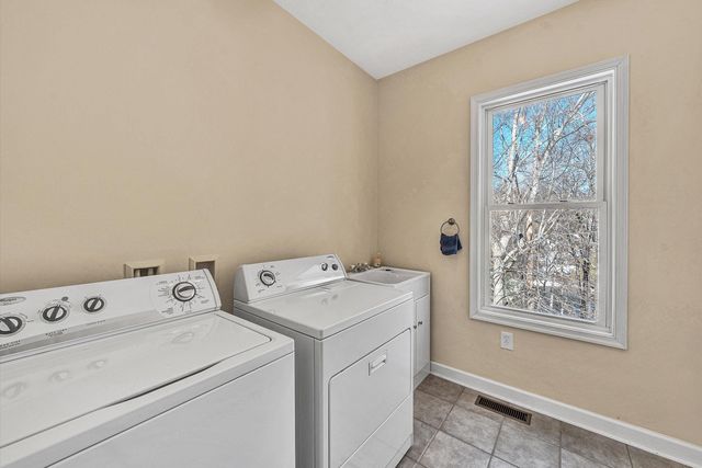 353 Deerpath DR, Hardy, VA 24101