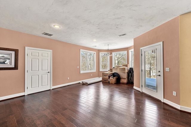 353 Deerpath DR, Hardy, VA 24101