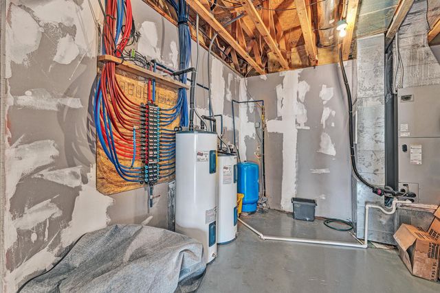 353 Deerpath DR, Hardy, VA 24101