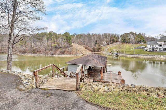 353 Deerpath DR, Hardy, VA 24101