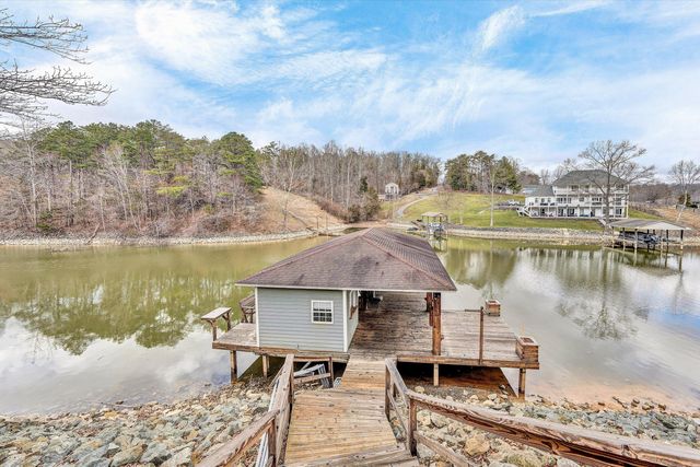 353 Deerpath DR, Hardy, VA 24101