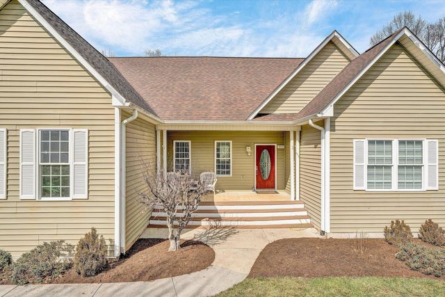 353 Deerpath DR, Hardy, VA 24101