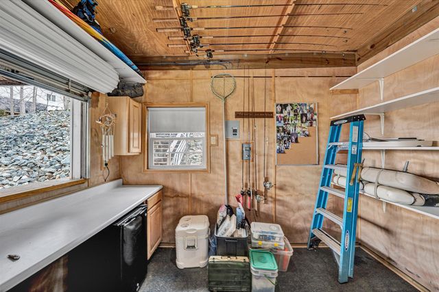 353 Deerpath DR, Hardy, VA 24101