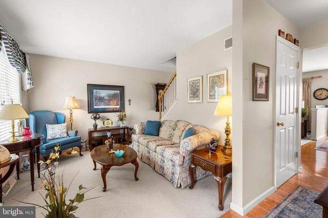 420 WOODHALL DR, Willow Street, PA 17584