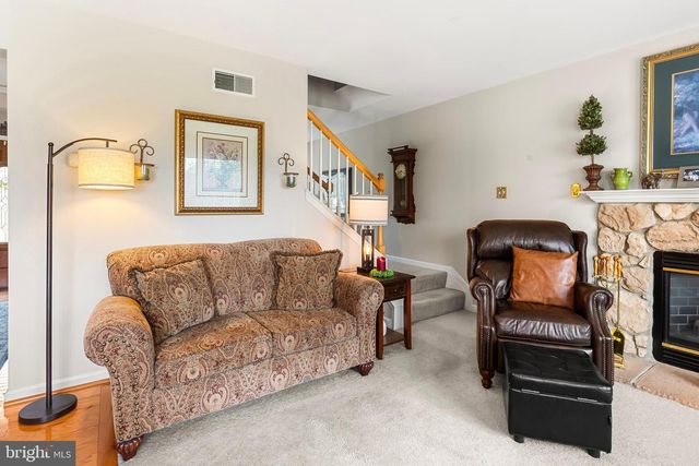 420 WOODHALL DR, Willow Street, PA 17584