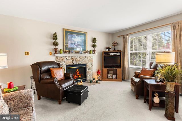 420 WOODHALL DR, Willow Street, PA 17584