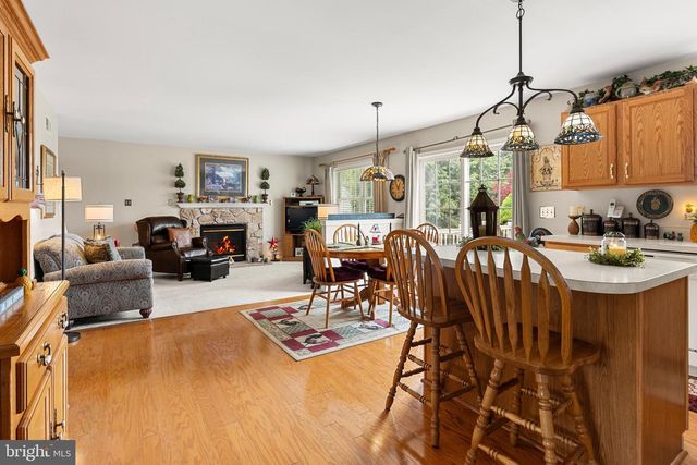 420 WOODHALL DR, Willow Street, PA 17584