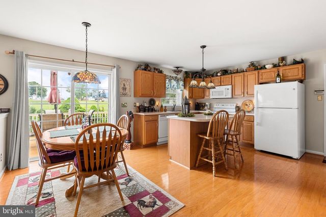 420 WOODHALL DR, Willow Street, PA 17584