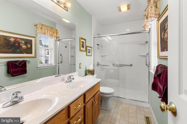 420 WOODHALL DR, Willow Street, PA 17584