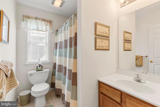 420 WOODHALL DR, Willow Street, PA 17584