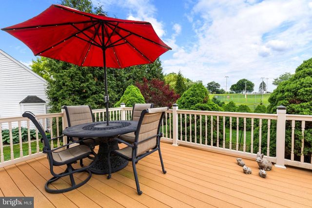 420 WOODHALL DR, Willow Street, PA 17584
