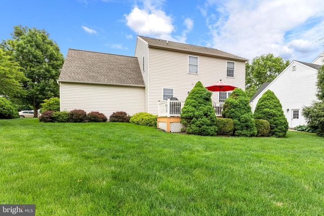420 WOODHALL DR, Willow Street, PA 17584