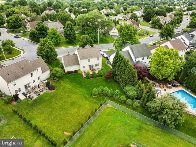 420 WOODHALL DR, Willow Street, PA 17584
