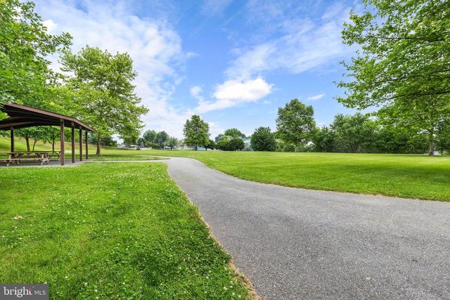 420 WOODHALL DR, Willow Street, PA 17584