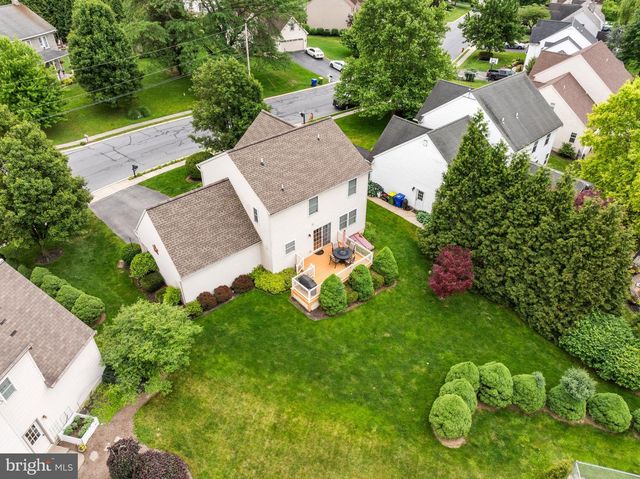 420 WOODHALL DR, Willow Street, PA 17584