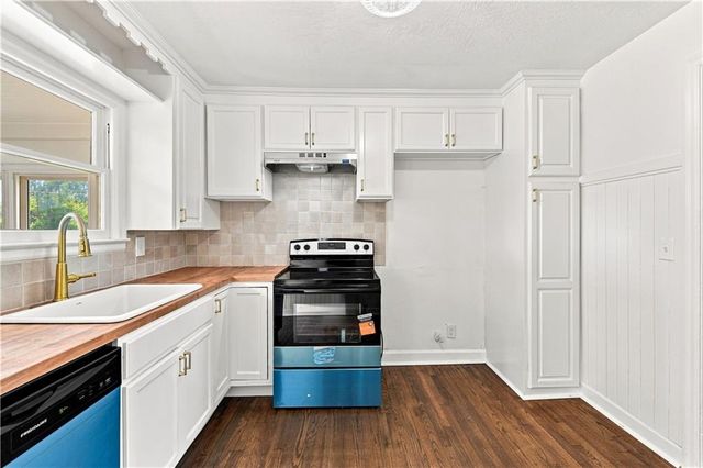 7533 Marty Street, Overland Park, KS 66204