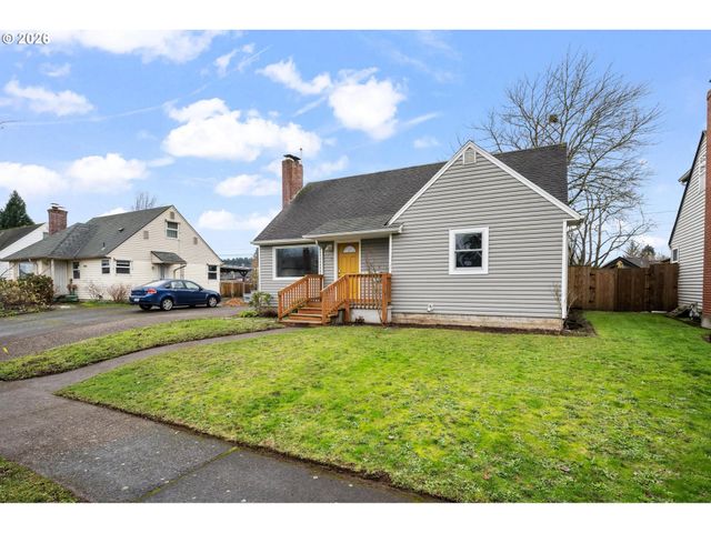 9006 Se CLAY St, Portland, OR 97216