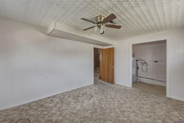 2836 SW Sunset RD, Topeka, KS 66614