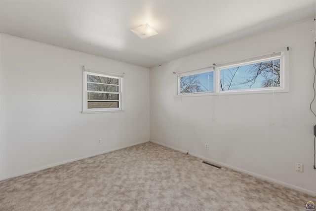 2836 SW Sunset RD, Topeka, KS 66614