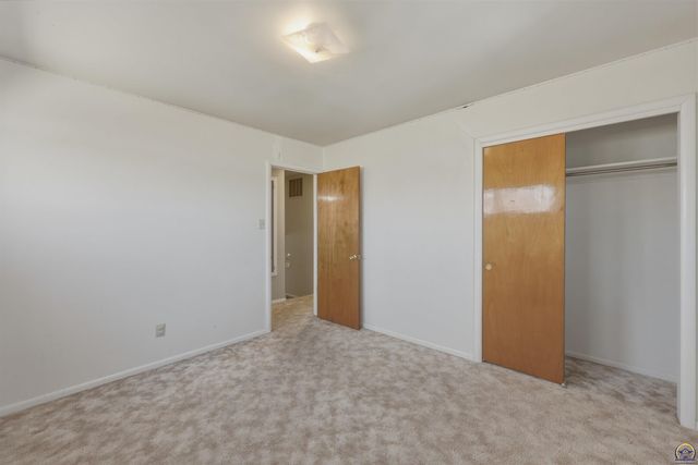 2836 SW Sunset RD, Topeka, KS 66614