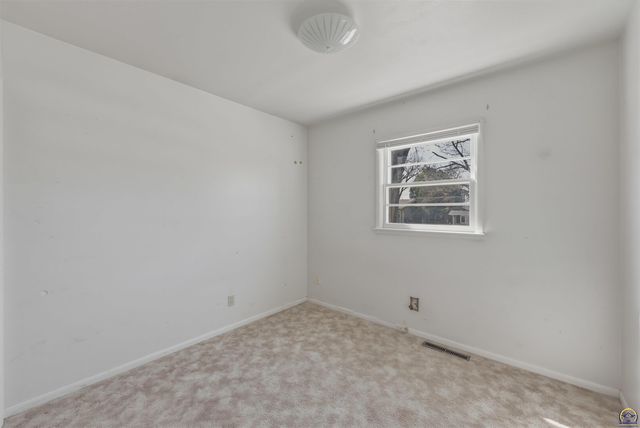 2836 SW Sunset RD, Topeka, KS 66614