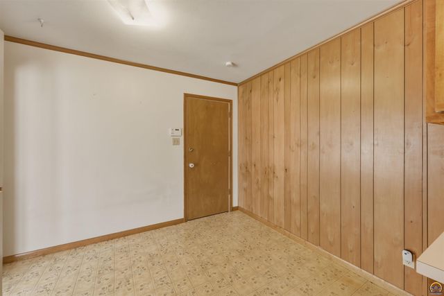 2836 SW Sunset RD, Topeka, KS 66614