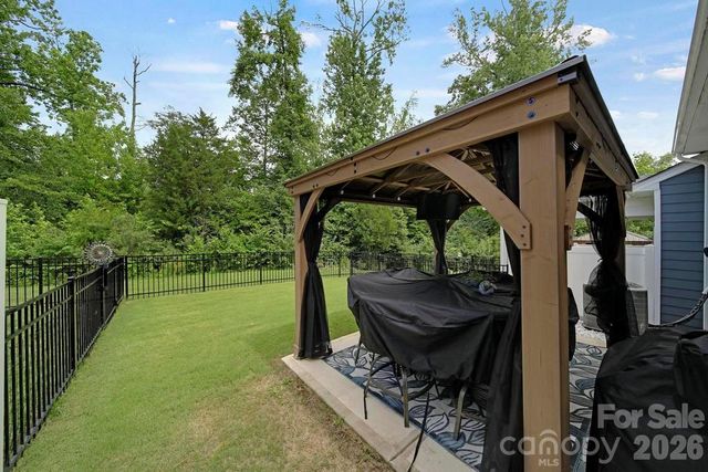 888 Prince Garret Way, Denver, NC 28037