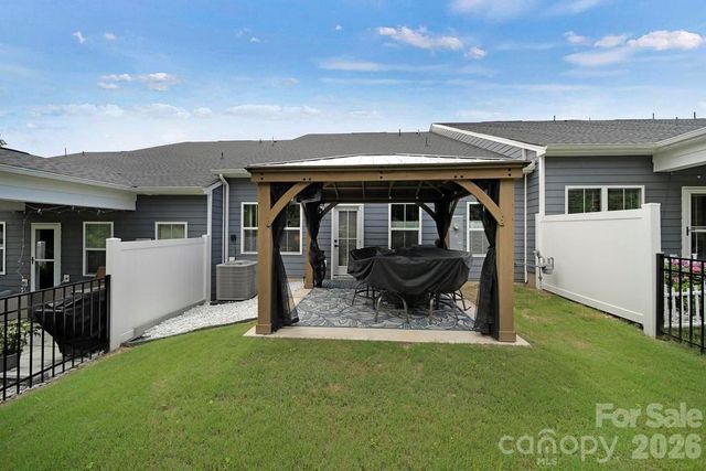 888 Prince Garret Way, Denver, NC 28037