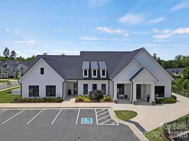 888 Prince Garret Way, Denver, NC 28037