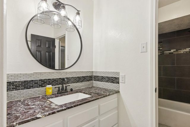 2705 Huckleberry Lane, Pasadena, TX 77502