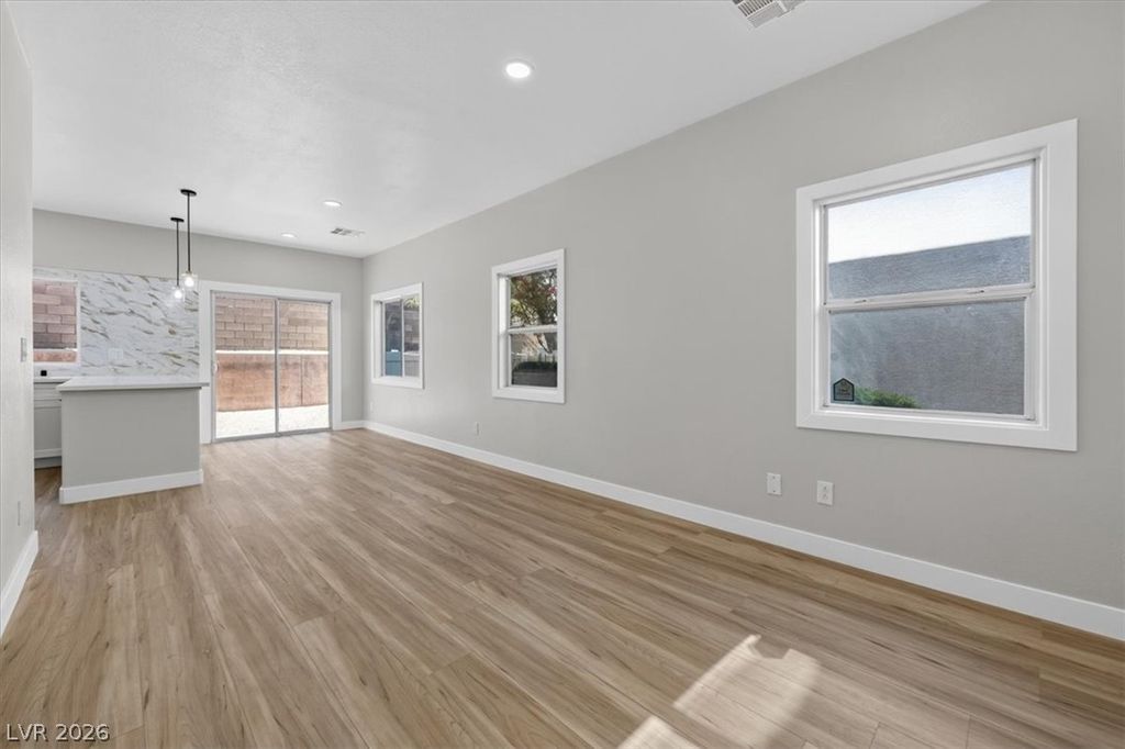 4627 Dealers Choice Way 102, Las Vegas, NV 89122 — photo 5