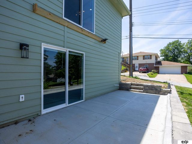 1424 2nd Avenue, Plattsmouth, NE 68048