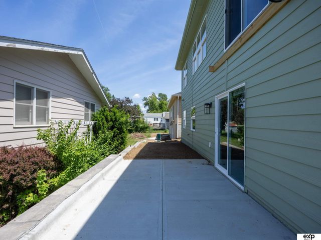 1424 2nd Avenue, Plattsmouth, NE 68048