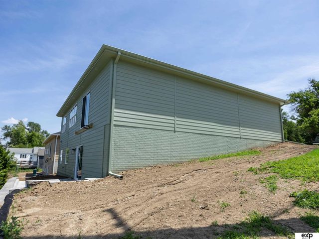 1424 2nd Avenue, Plattsmouth, NE 68048