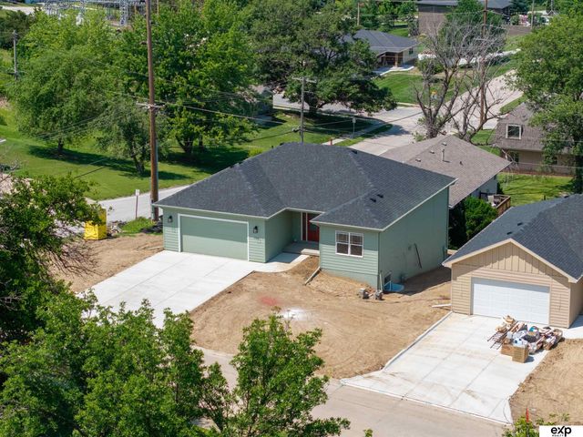 1424 2nd Avenue, Plattsmouth, NE 68048